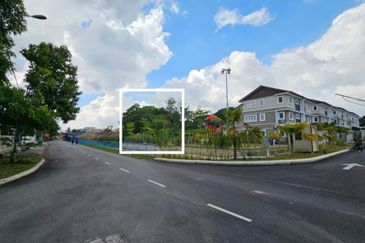 Jalan Anggerik, Sungai Ramal Kajang : Land For Sale (74052 sqft - 1.7 Acres)