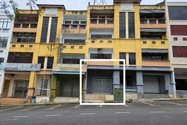 Saujana Impian - Ground Floor Shop Lot For Rent