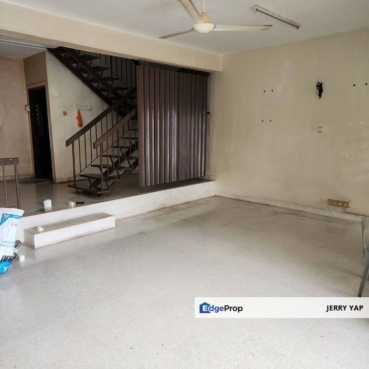 2Storey Intermediate House For Rent Taman Connaught Cheras for Rental