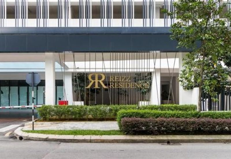 Reizz Residence
