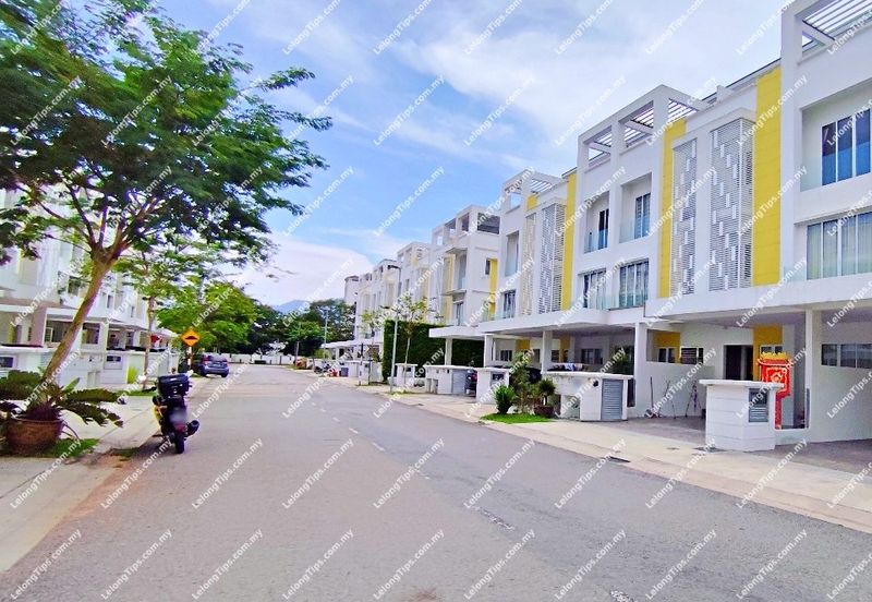 Taman Sri Hijau ( New Green Park )