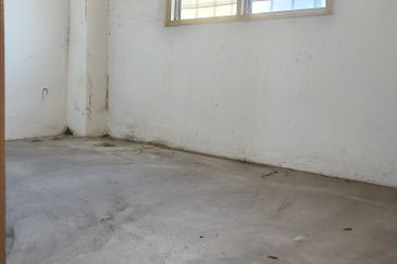 TAMAN TASIK SEMENYIH HOUSE FOR SALE