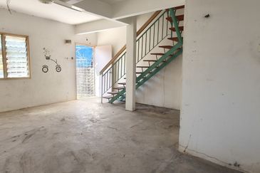 TAMAN TASIK SEMENYIH HOUSE FOR SALE