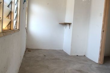 TAMAN TASIK SEMENYIH HOUSE FOR SALE