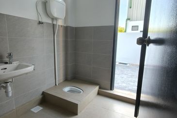 Parit Bakar Muar  Semi-D Factory For Rent