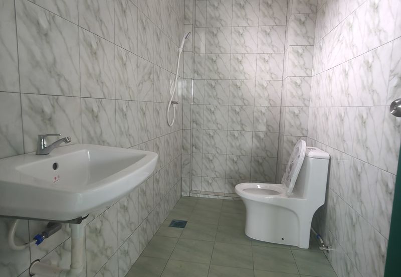 Commercial house for rent, Muar