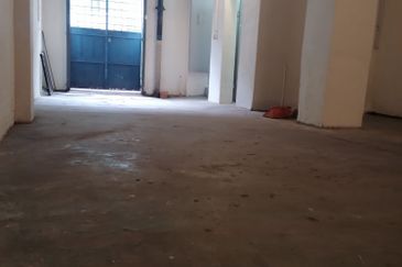 Shop for sale, jln salleh, muar