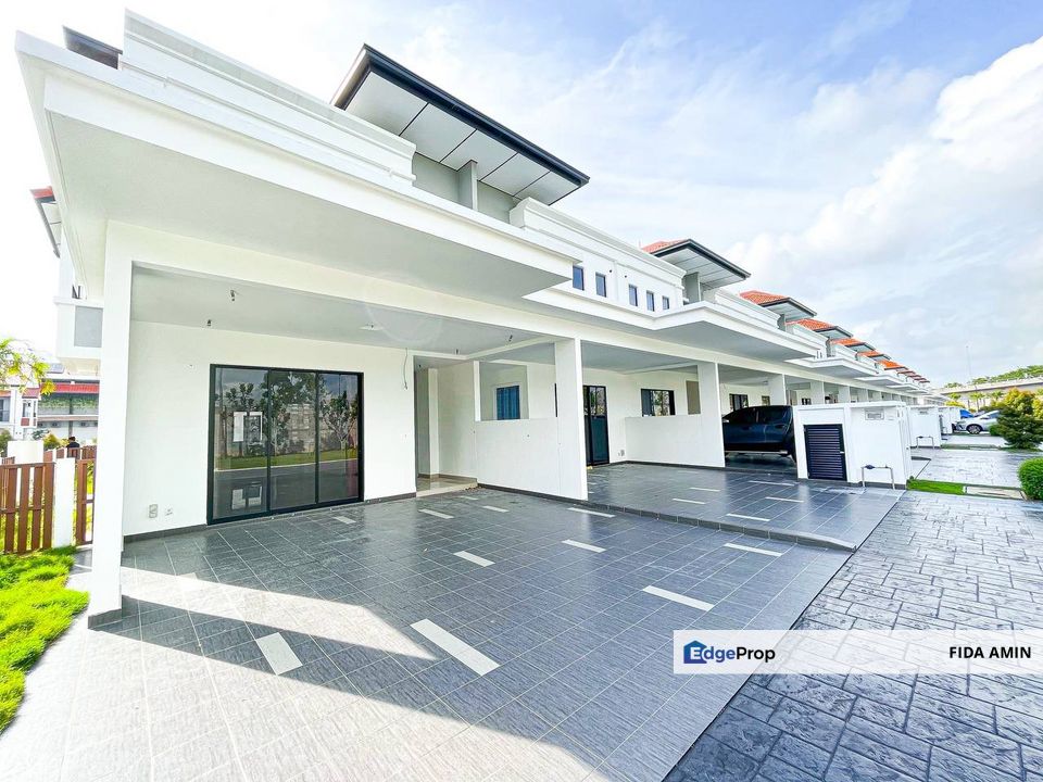 Endlot Facing Open New Unit With Additional Bedroom Double Storey