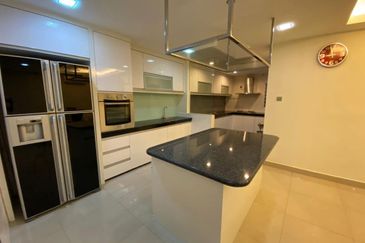 Jalan Setia Impian U13/8F