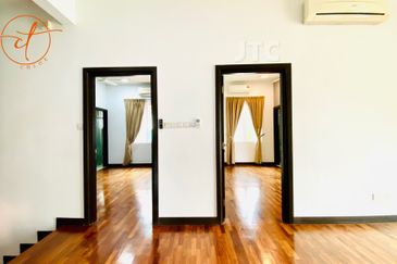 Jalan Setia Duta U13/21