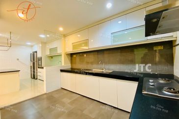 Jalan Setia Impian U13/8A