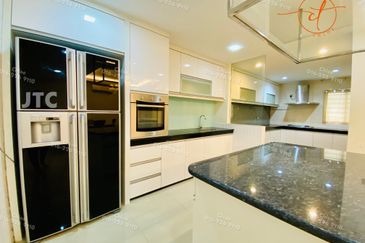 Jalan Setia Impian U13/8A