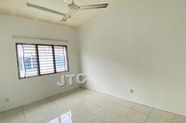 Jalan Setia Indah U13/11G