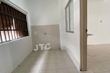 Jalan Setia Indah U13/11G