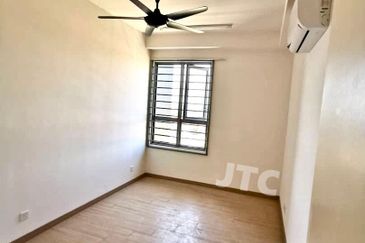 Adria Residence @ Gravit8