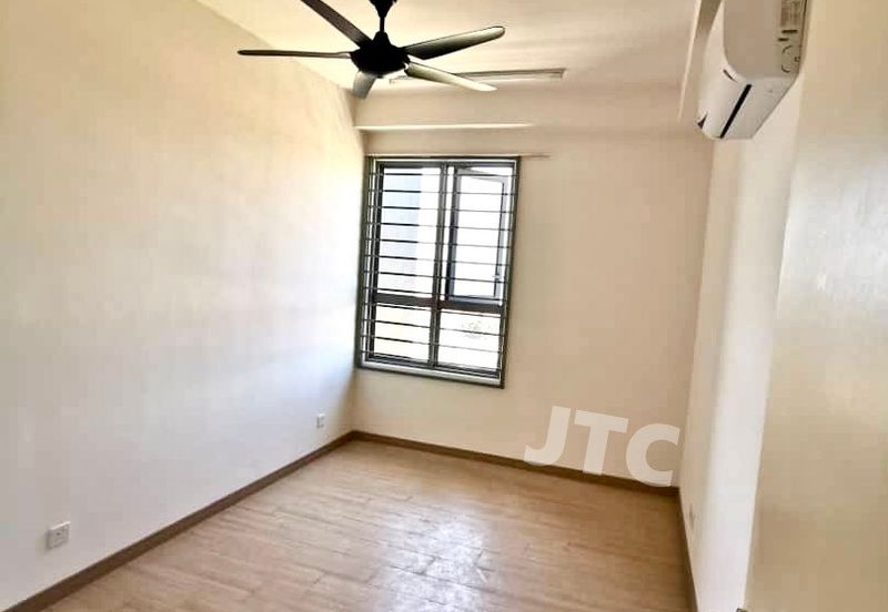 Adria Residence @ Gravit8