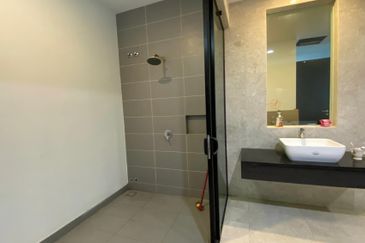 Duta Villa, Setia Alam