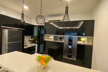 Duta Villa, Setia Alam