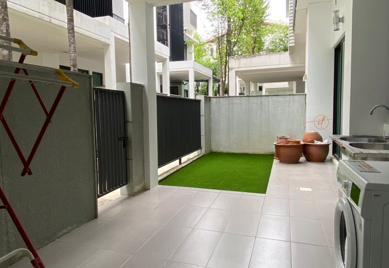 Duta Villa, Setia Alam