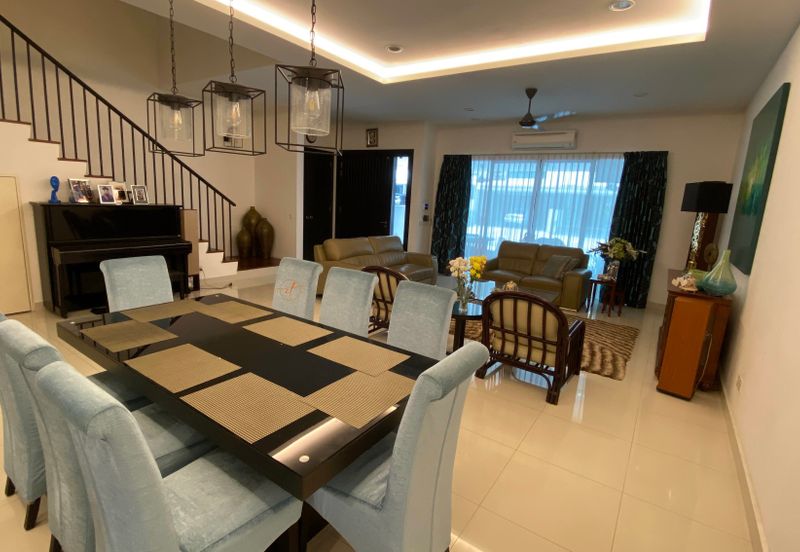 Duta Villa, Setia Alam