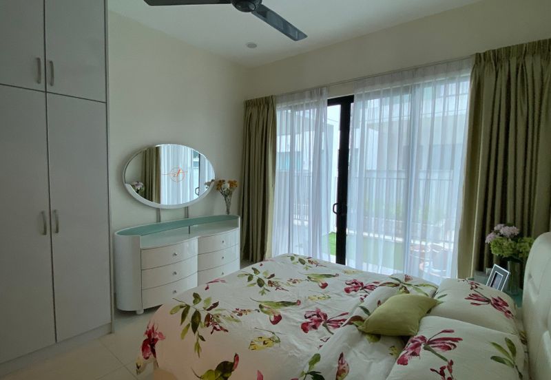 Duta Villa, Setia Alam