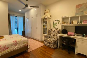 Duta Villa, Setia Alam