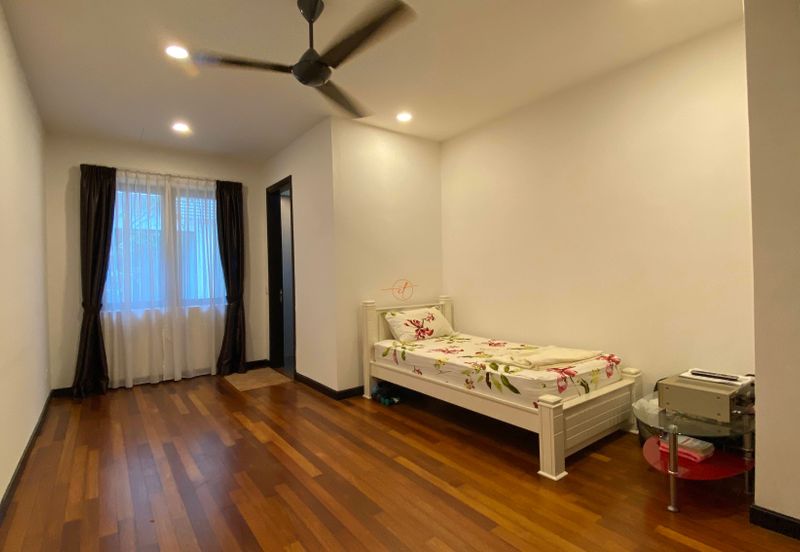 Duta Villa, Setia Alam