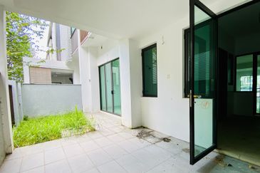 Duta Villa, Setia Alam