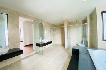 Duta Villa, Setia Alam