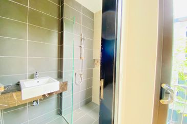 Duta Villa, Setia Alam