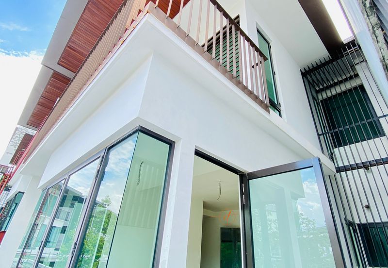 Duta Villa, Setia Alam