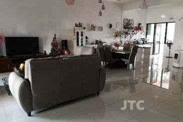 Duta Villa, Setia Alam