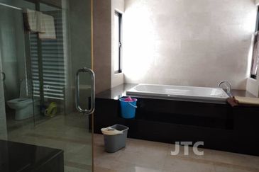 Duta Villa, Setia Alam