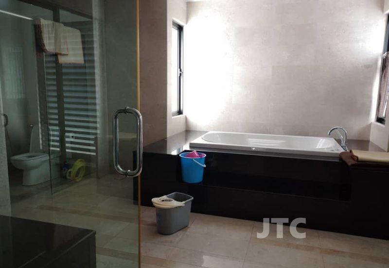 Duta Villa, Setia Alam