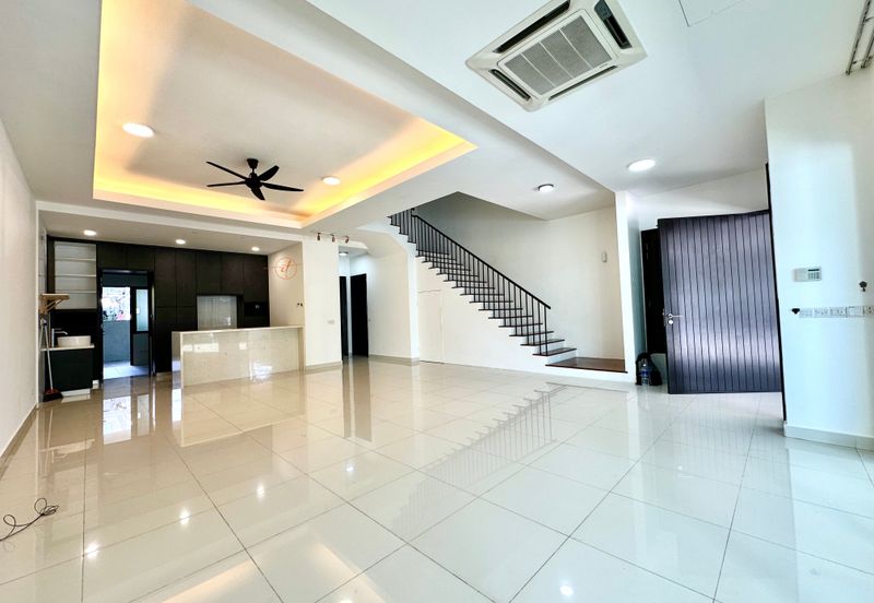 Duta Villa, Setia Alam