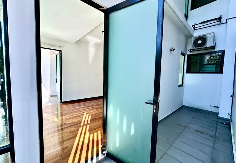 Duta Villa, Setia Alam