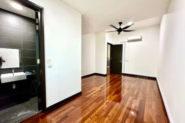 Duta Villa, Setia Alam