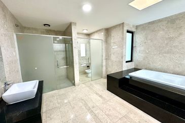 Duta Villa, Setia Alam