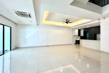 Duta Villa, Setia Alam