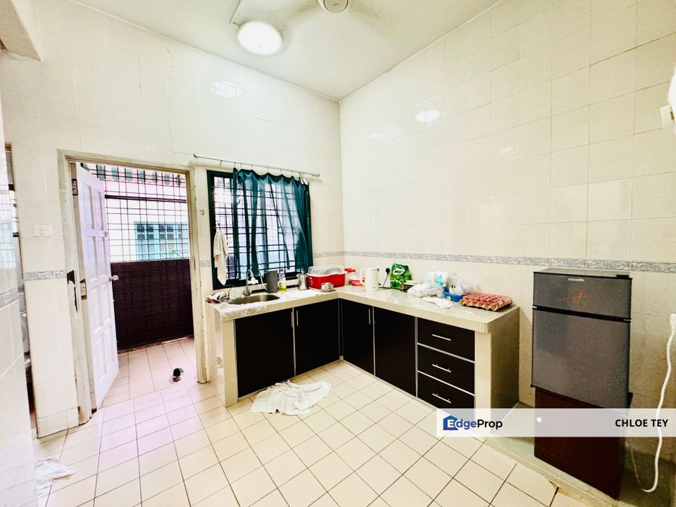 Puchong Prima 3 Next to LRT, Selangor, Puchong