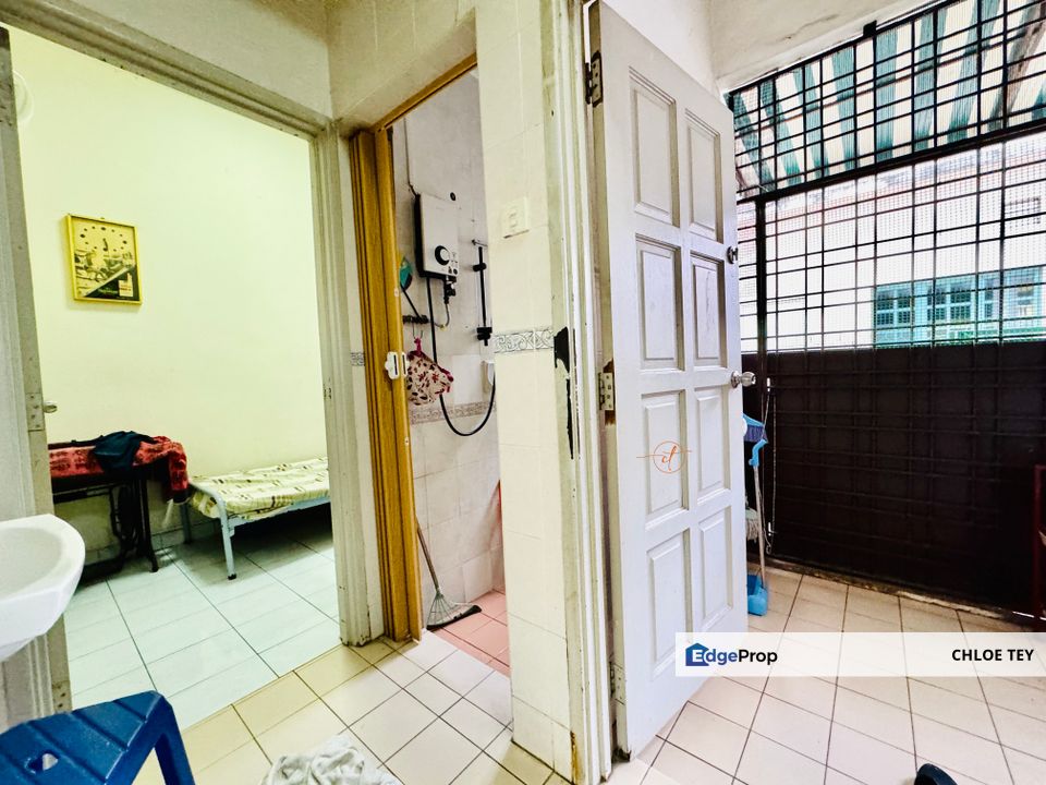 Puchong Prima 3 Next to LRT, Selangor, Puchong