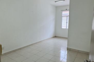 Jalan Setia Indah U13/9G