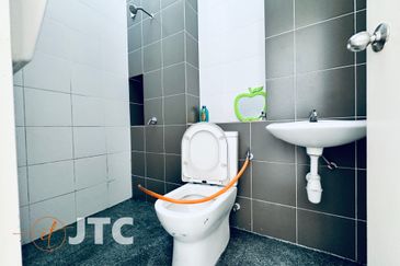 Jalan Setia Permai U13/42F