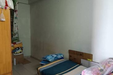 Vista perdana apartment For Sale in Butterworth 936sqft 3r2b Leasehold Renovated !! Good Location Best Selling.