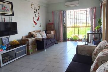Vista perdana apartment For Sale in Butterworth 936sqft 3r2b Leasehold Renovated !! Good Location Best Selling.