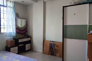 Vista perdana apartment For Sale in Butterworth 936sqft 3r2b Leasehold Renovated !! Good Location Best Selling.