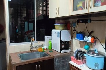 Vista perdana apartment For Sale in Butterworth 936sqft 3r2b Leasehold Renovated !! Good Location Best Selling.