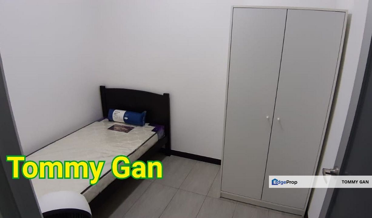 CHEAPEST DEAL !! BELOW BANK VALUE 729sq.ft Freehold 3-Room Renovated Full furnished! Best selling!!, Penang, Batu Kawan