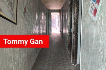 Pusat Perniagaan Jalan Raja Uda