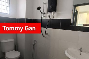 Juru One City @ Simpang Ampat Shoplot 1300sqft 1st Floor Office Renovatad For Rent